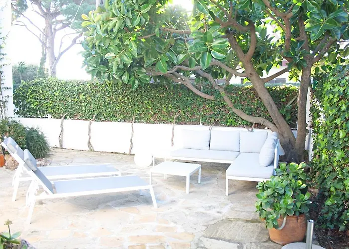 Meritxell Seafront Villa
